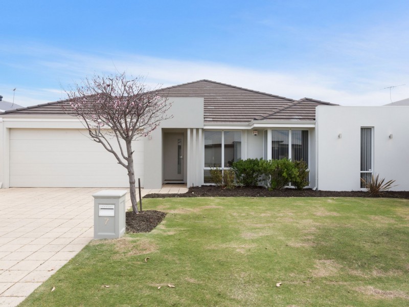 7 KINSALE PARKWAY, Canning Vale WA 6155