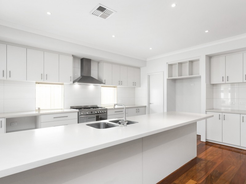 7 KINSALE PARKWAY, Canning Vale WA 6155