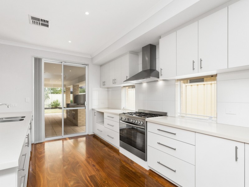 7 KINSALE PARKWAY, Canning Vale WA 6155