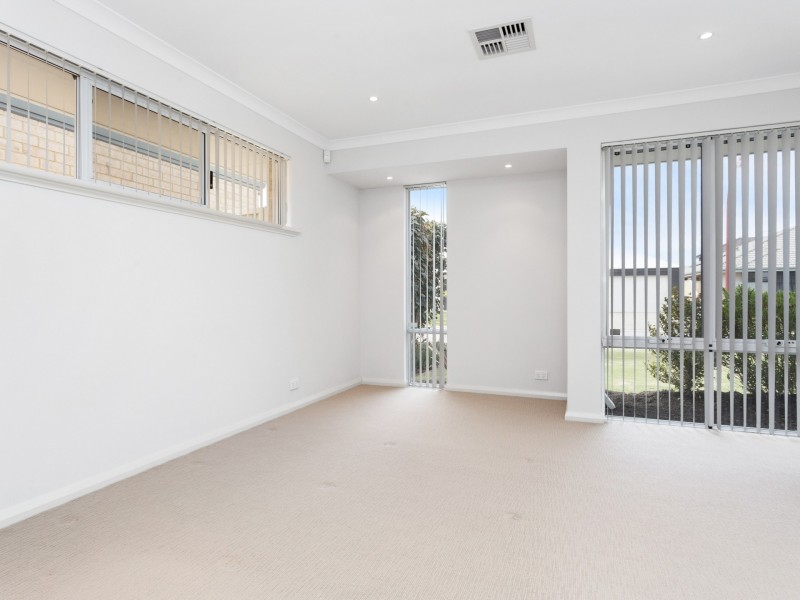 7 KINSALE PARKWAY, Canning Vale WA 6155