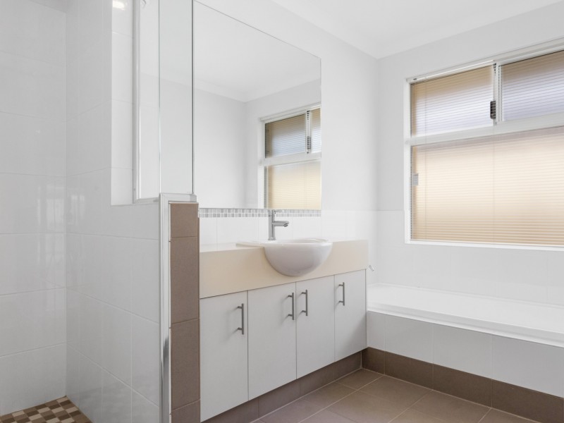 7 KINSALE PARKWAY, Canning Vale WA 6155