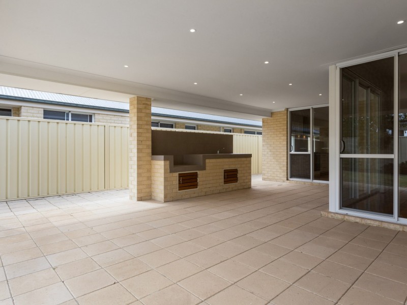 7 KINSALE PARKWAY, Canning Vale WA 6155