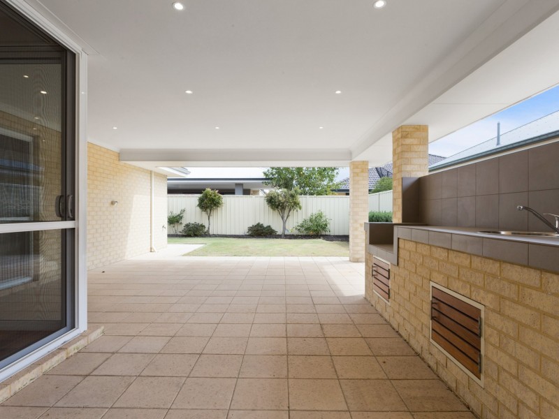 7 KINSALE PARKWAY, Canning Vale WA 6155