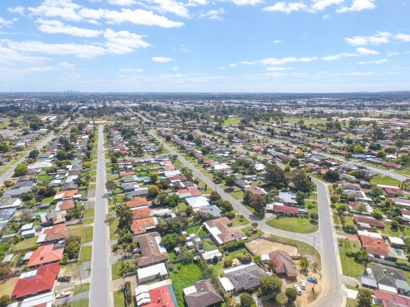 2/61 Hilton Crescent, Maddington WA 6109