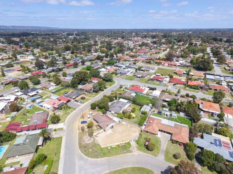 2/61 Hilton Crescent, Maddington WA 6109