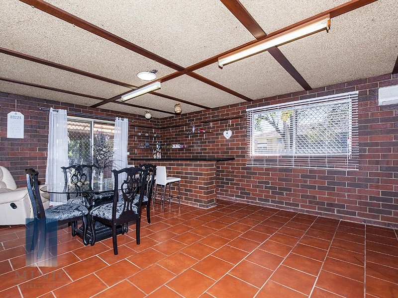 16 Lind Court, Langford WA 6147