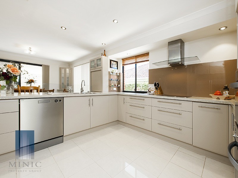 51 Figtree Drive, Canning Vale WA 6155