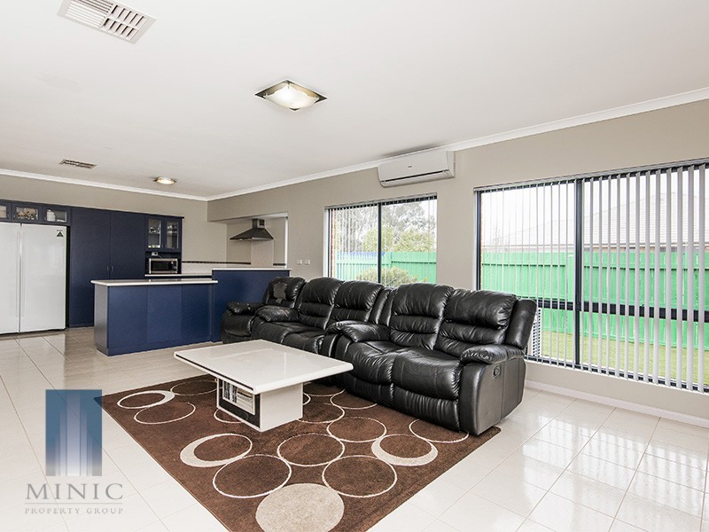 51 Aurora Drive, Atwell WA 6164