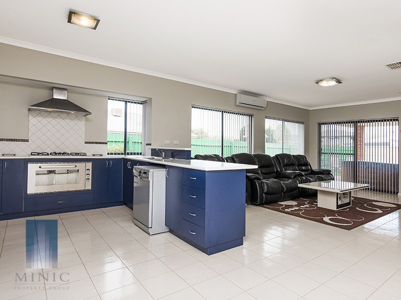 51 Aurora Drive, Atwell WA 6164