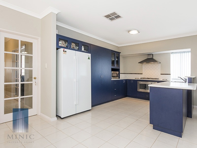 51 Aurora Drive, Atwell WA 6164