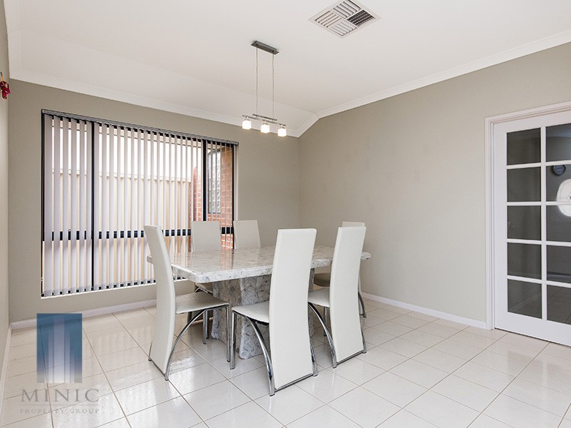 51 Aurora Drive, Atwell WA 6164