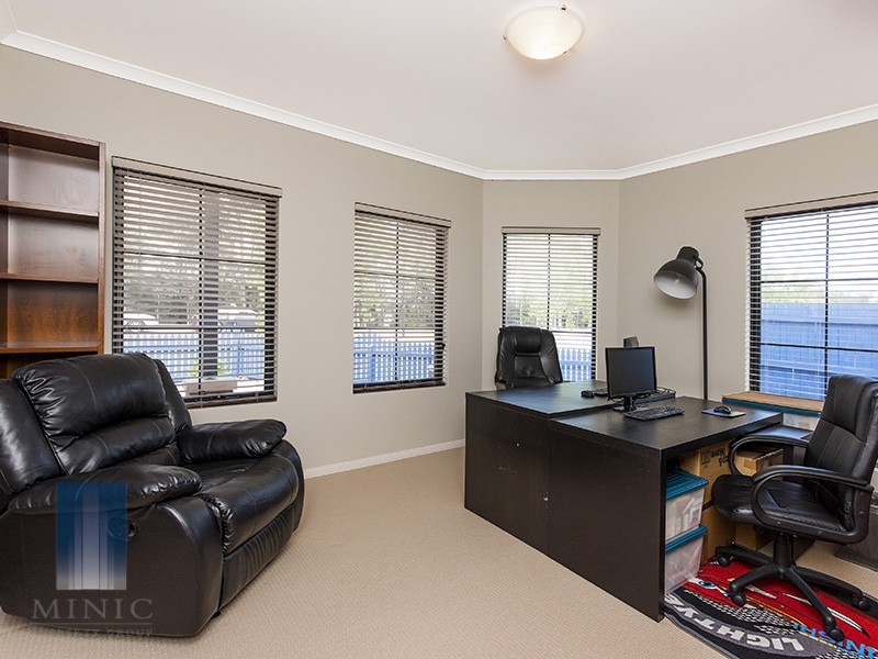 51 Aurora Drive, Atwell WA 6164