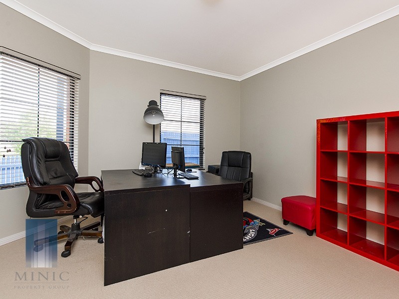 51 Aurora Drive, Atwell WA 6164