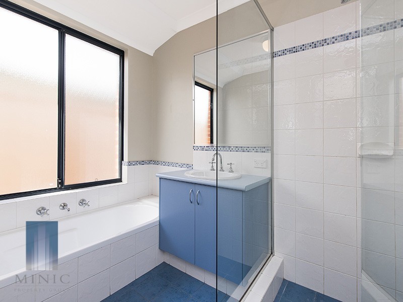 51 Aurora Drive, Atwell WA 6164