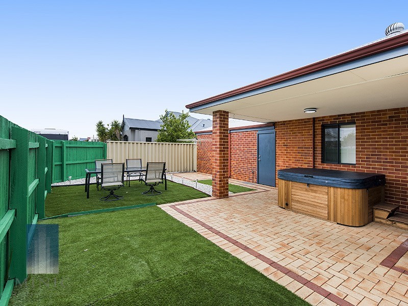 51 Aurora Drive, Atwell WA 6164