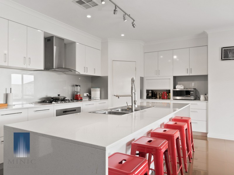 84 Waterfoot Loop, Canning Vale WA 6155