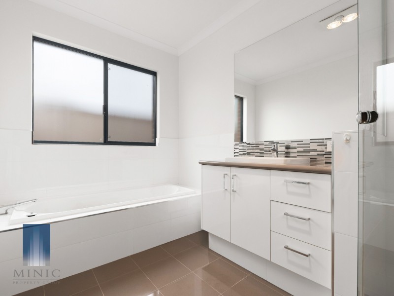 84 Waterfoot Loop, Canning Vale WA 6155