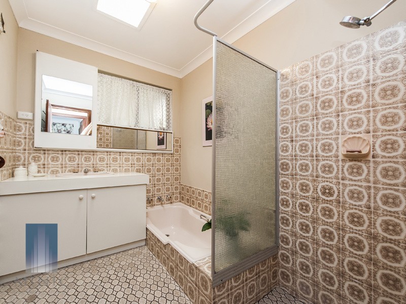 10 Midway Street, Riverton WA 6148