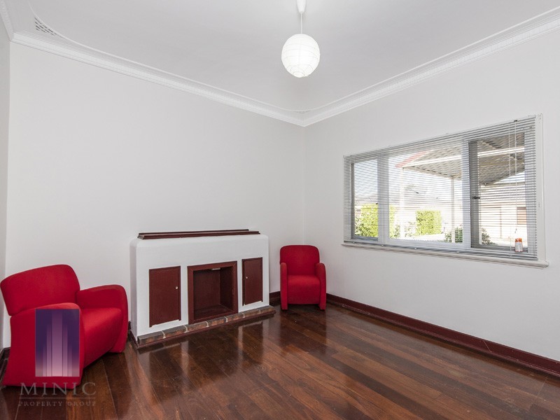 16 Dora Street, Queens Park WA 6107