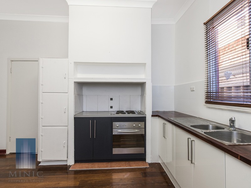 16 Dora Street, Queens Park WA 6107