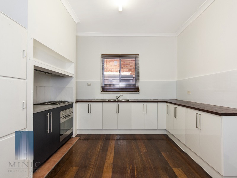 16 Dora Street, Queens Park WA 6107