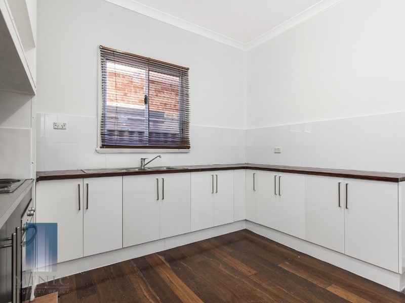 16 Dora Street, Queens Park WA 6107