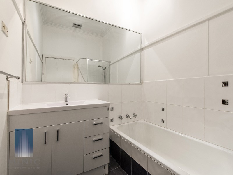 16 Dora Street, Queens Park WA 6107