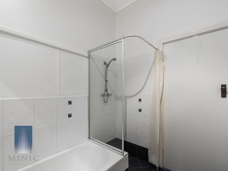 16 Dora Street, Queens Park WA 6107