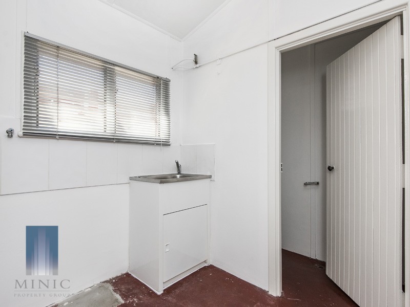 16 Dora Street, Queens Park WA 6107