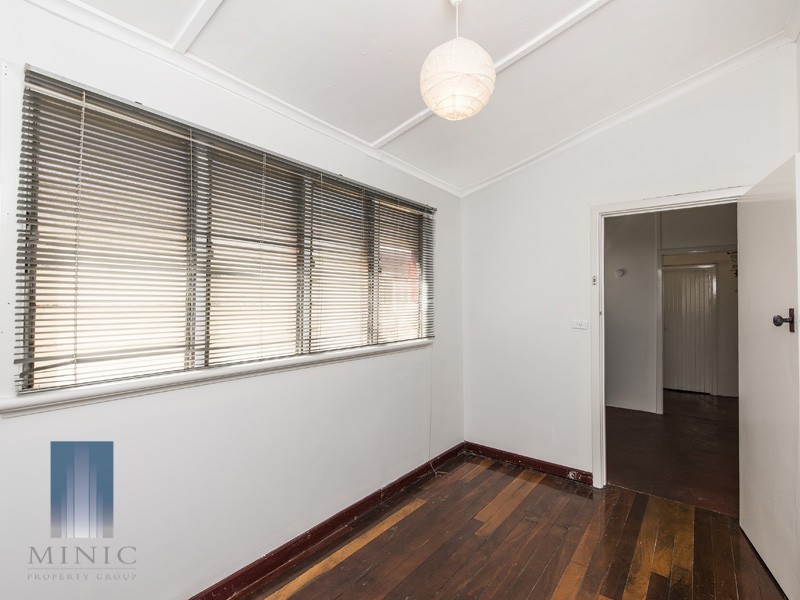 16 Dora Street, Queens Park WA 6107