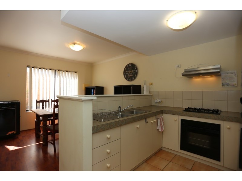 2/20 Gochean Avenue, Bentley WA 6102