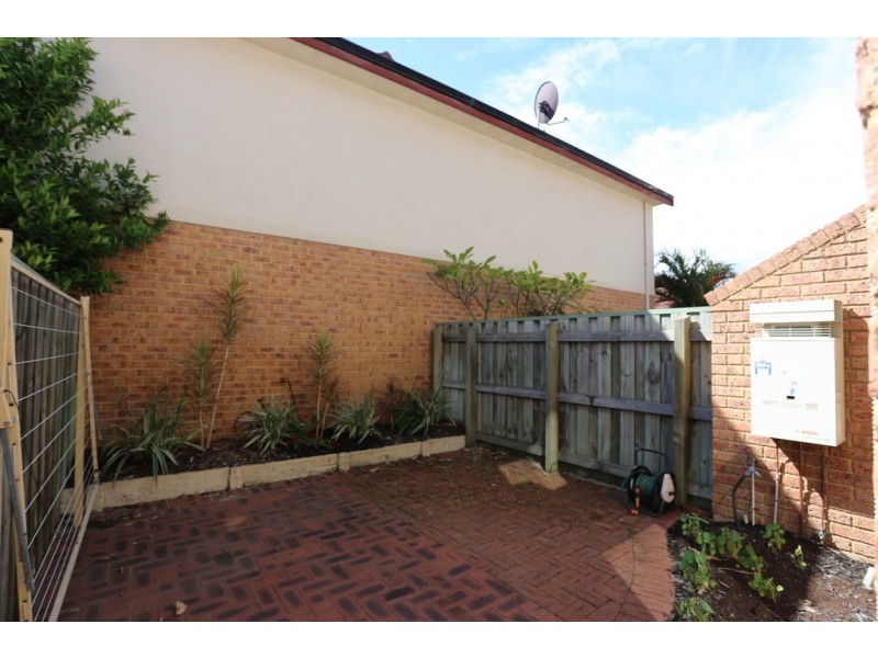 2/20 Gochean Avenue, Bentley WA 6102