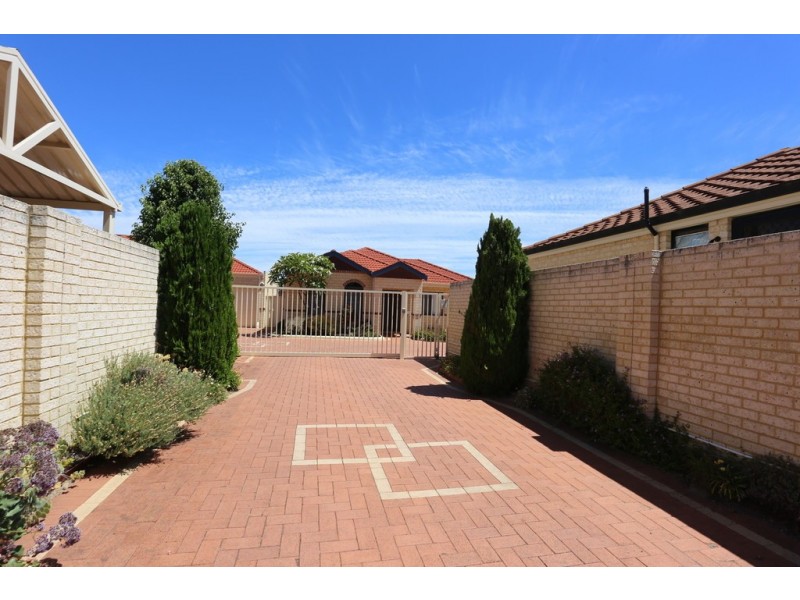 2/9 Lowry Street, Shelley WA 6148