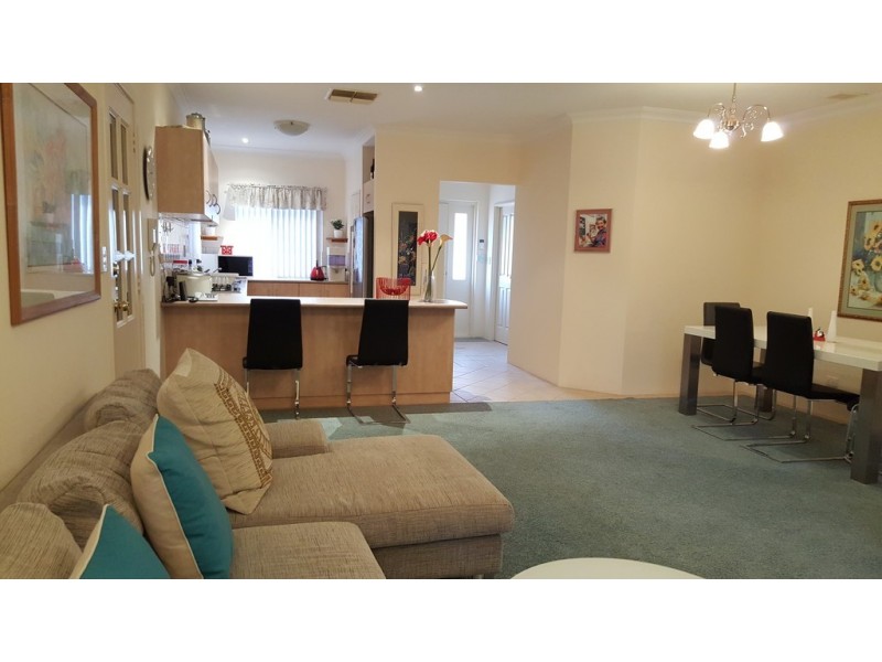 2/9 Lowry Street, Shelley WA 6148