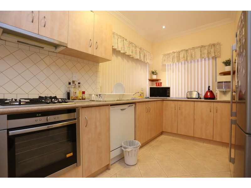 2/9 Lowry Street, Shelley WA 6148