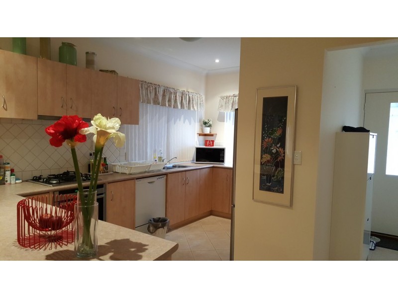 2/9 Lowry Street, Shelley WA 6148