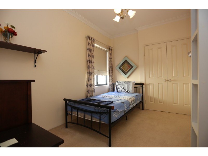 2/9 Lowry Street, Shelley WA 6148