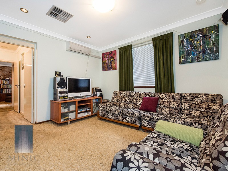 14 Scole Place, Huntingdale WA 6110