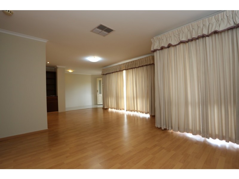 17 Leymar Way, Willetton WA 6155