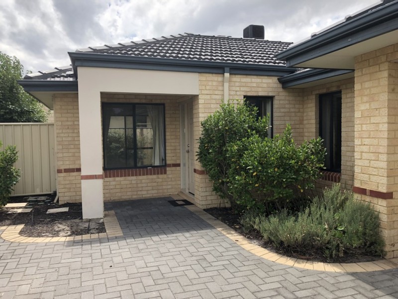 4 212 Corinthian Road East, Riverton WA 6148