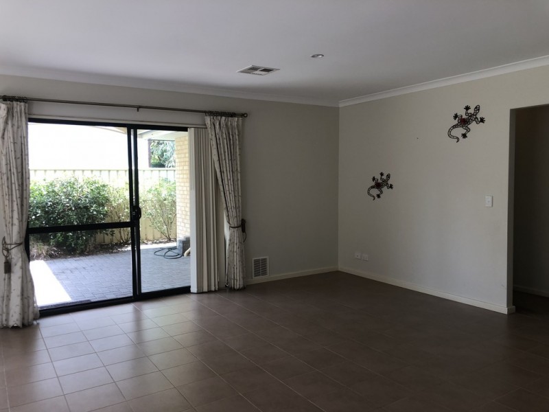 4 212 Corinthian Road East, Riverton WA 6148