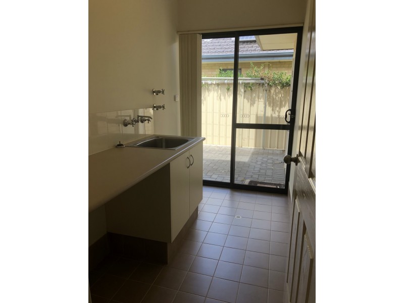 4 212 Corinthian Road East, Riverton WA 6148