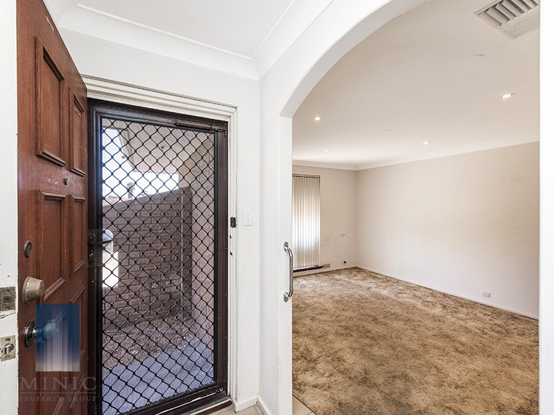 7 Meuller Way, Thornlie WA 6108