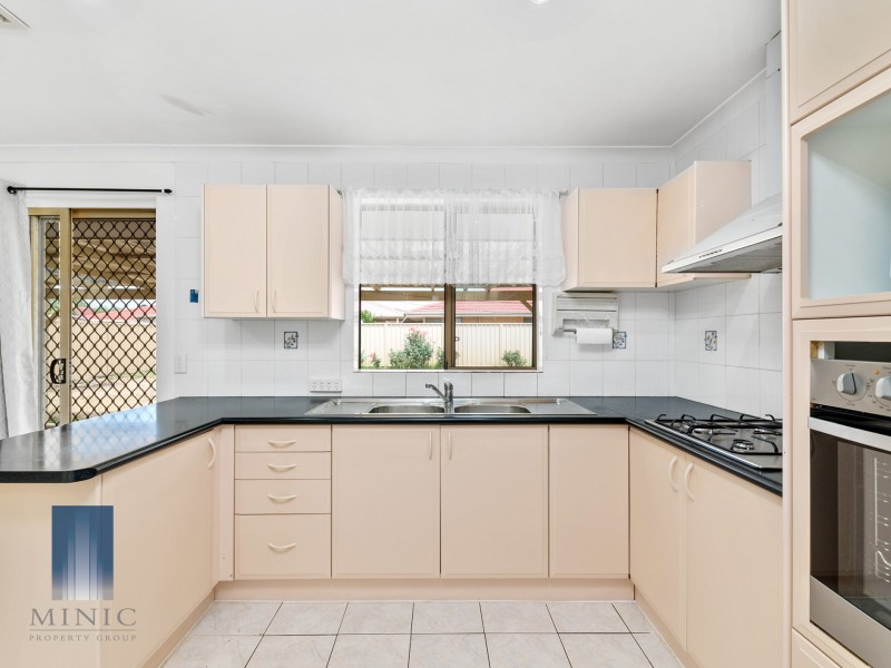 6 Brunswick Road, Thornlie WA 6108