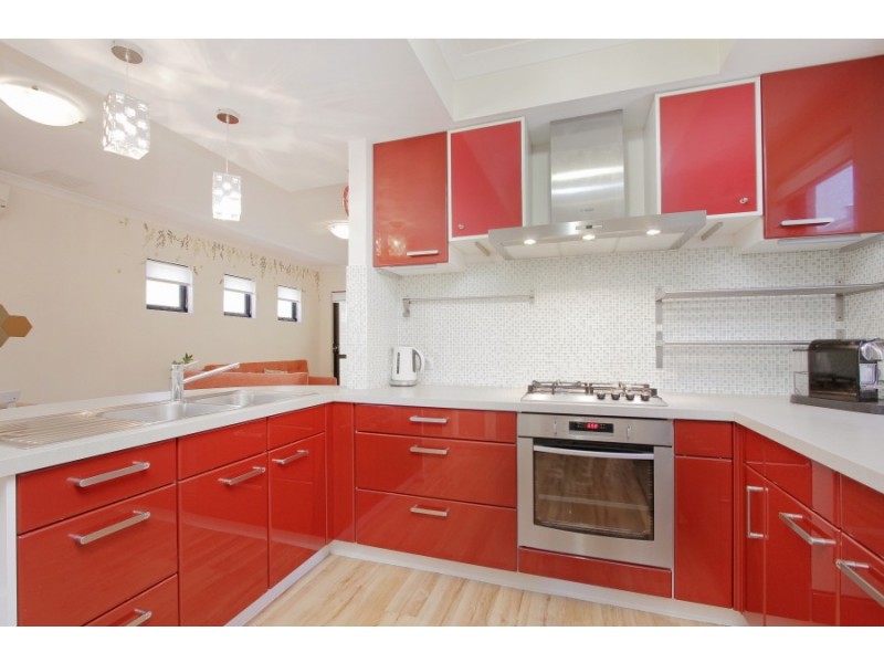 14B Waminda Way, Landsdale WA 6065