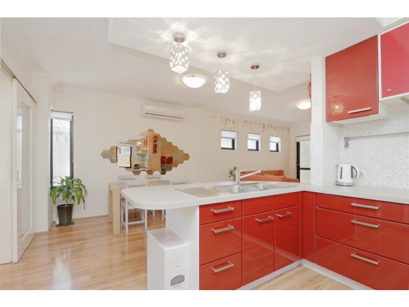 14B Waminda Way, Landsdale WA 6065