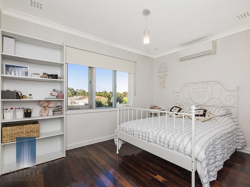 27 Egeus Way, Coolbellup WA 6163