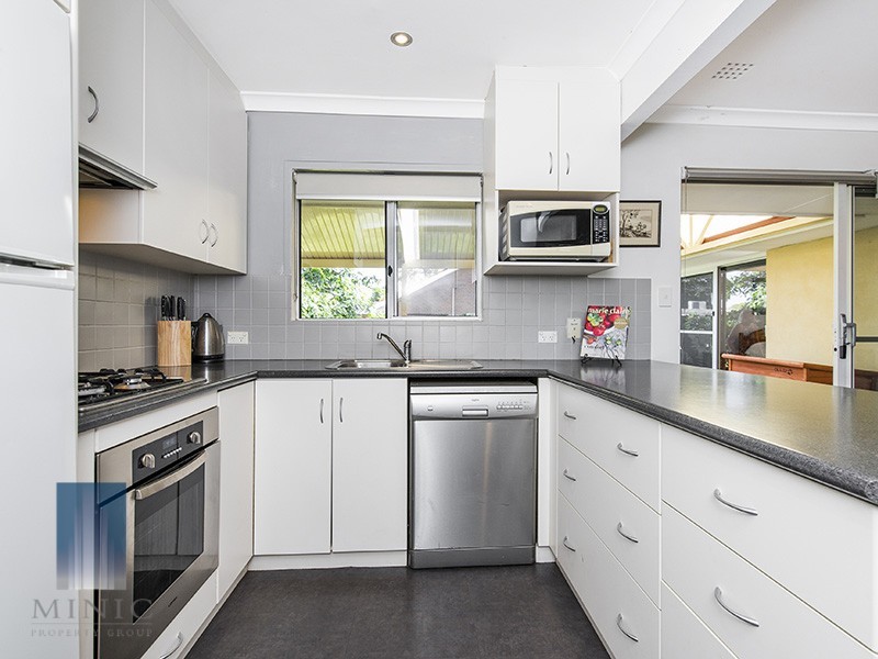 27 Egeus Way, Coolbellup WA 6163