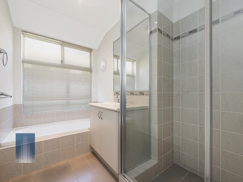 11/8 Acton Avenue, Bentley WA 6102