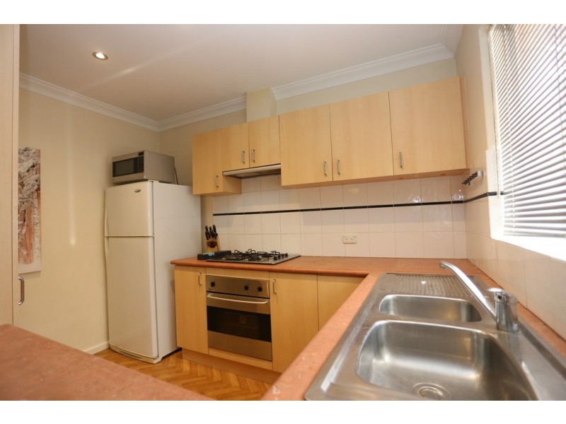 27B Bunderra Close, Karawara WA 6152